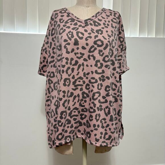 NWT HOPELY Boutique Pink Animal Print Women's Tunic Blouse Medium - Picture 1 of 5